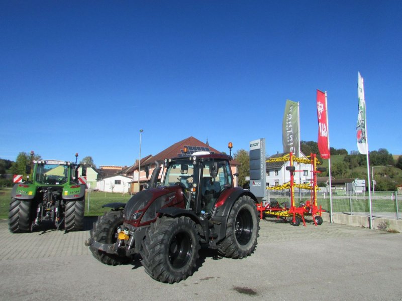 Traktor tipa Valtra N174 Direct (Stufe V), Gebrauchtmaschine u Saxen