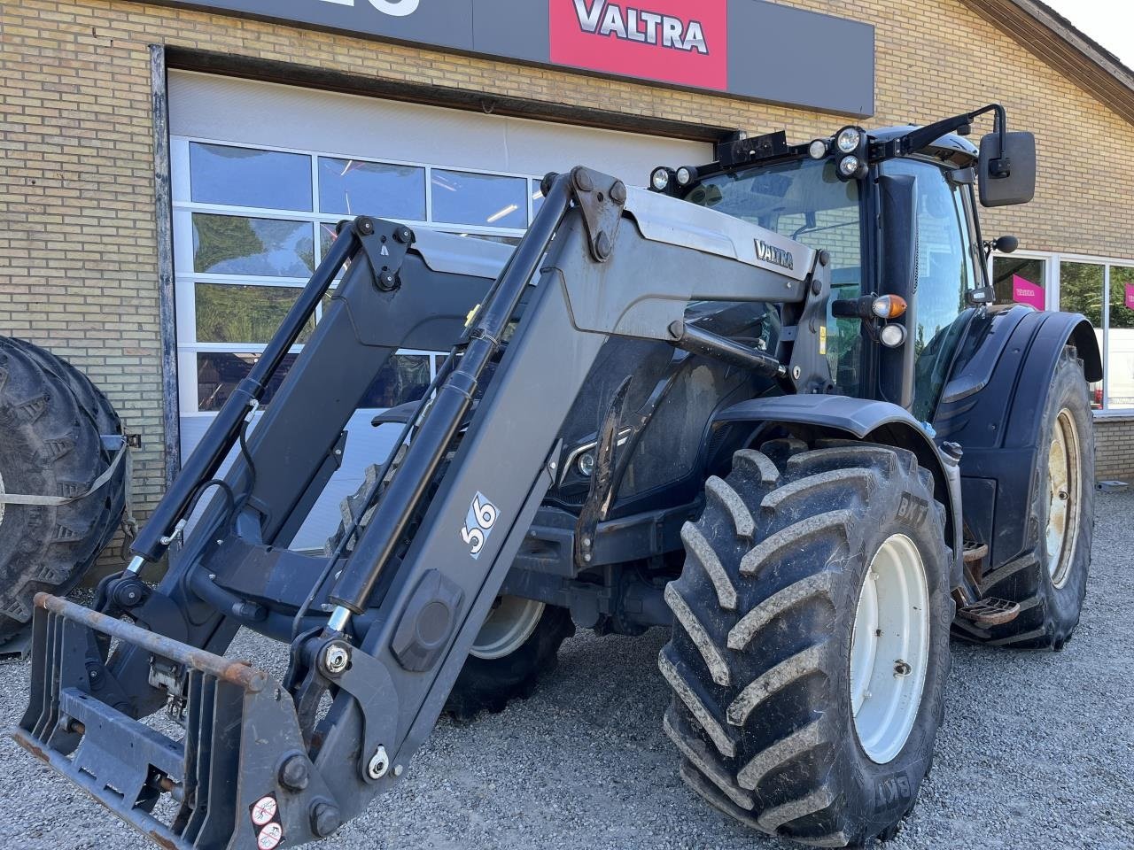 Traktor типа Valtra N174D, Gebrauchtmaschine в Egtved (Фотография 2)