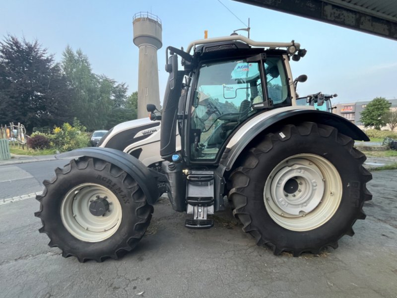 Traktor of the type Valtra N174D, Gebrauchtmaschine in FLERS (Picture 1)