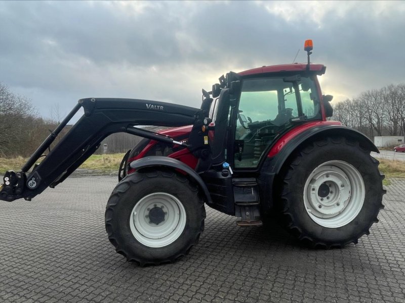 Traktor des Typs Valtra N174V, Gebrauchtmaschine in Skanderborg (Bild 1)