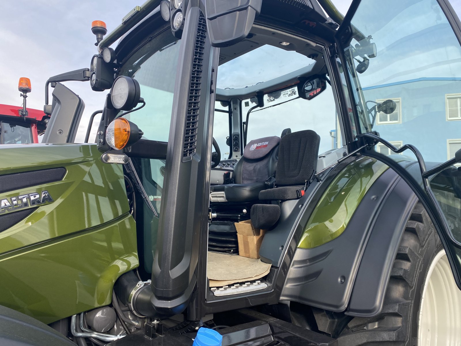 Traktor del tipo Valtra N175 Active, Neumaschine en St.Andrä-Wördern (Imagen 7)