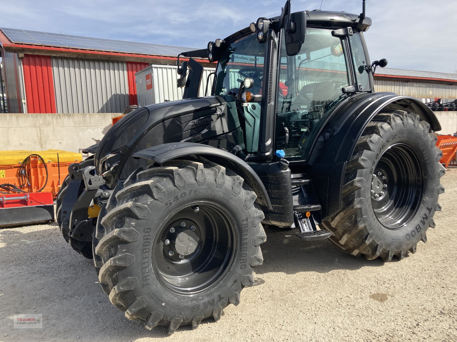 Traktor typu Valtra N175 D, Neumaschine v Mainburg/Wambach (Obrázek 1)