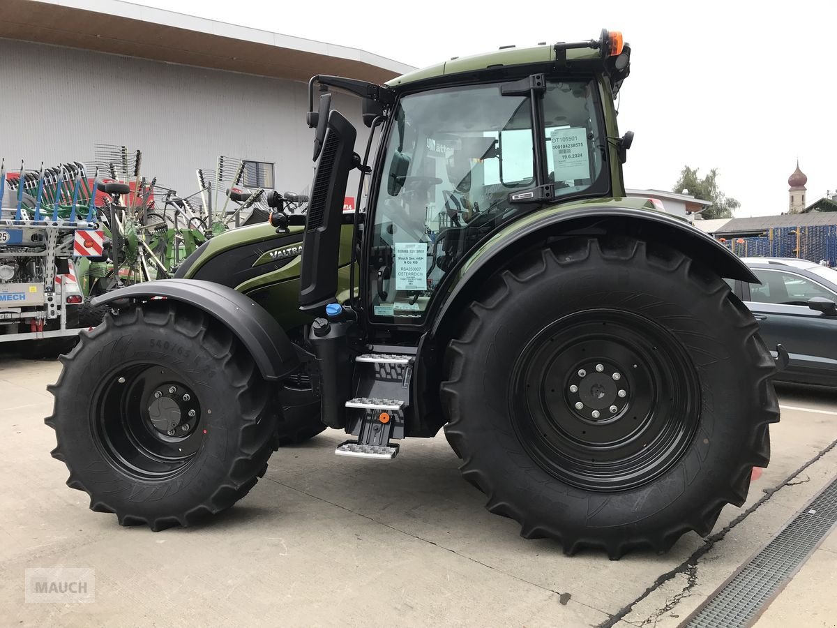 Traktor του τύπου Valtra N175 Direct, Neumaschine σε Burgkirchen (Φωτογραφία 5)