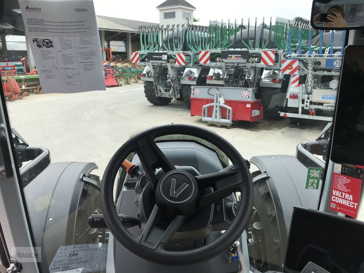 Traktor des Typs Valtra N175 Direct, Neumaschine in Burgkirchen (Bild 17)