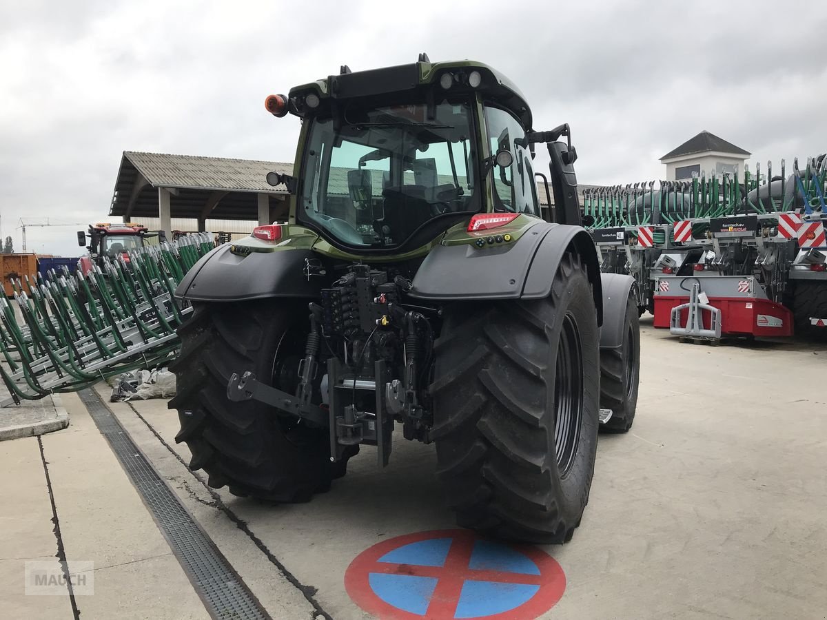 Traktor του τύπου Valtra N175 Direct, Neumaschine σε Burgkirchen (Φωτογραφία 9)