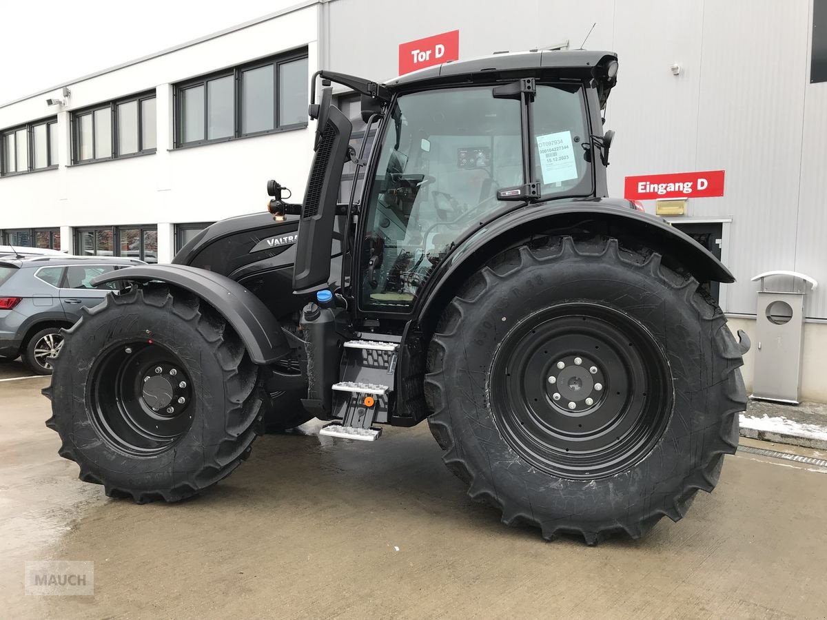 Traktor van het type Valtra N175 Direct, Neumaschine in Burgkirchen (Foto 3)