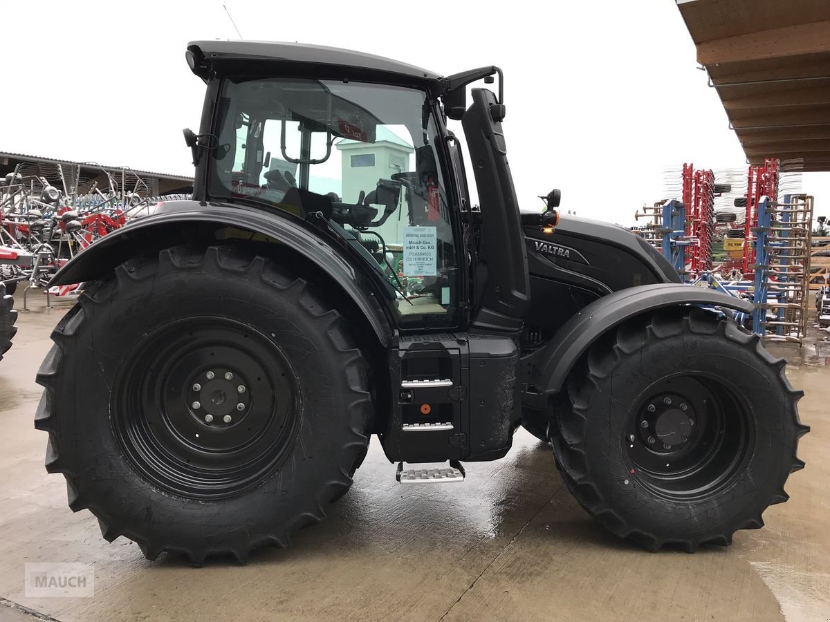 Traktor van het type Valtra N175 Direct, Neumaschine in Burgkirchen (Foto 5)