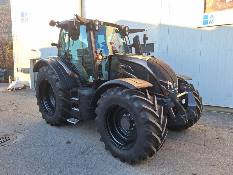 Traktor tip Valtra N175 Versu Traktor, Ausstellungsmaschine in Chur (Poză 1)