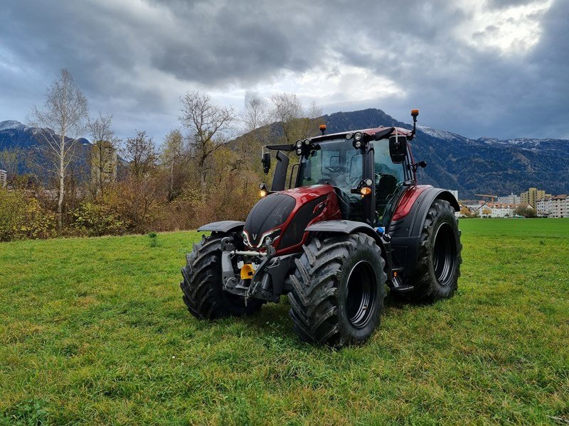 Traktor del tipo Valtra N175D Traktor, Ausstellungsmaschine In Chur (Immagine 1)
