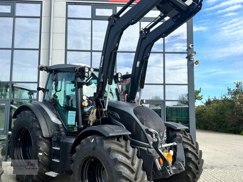 Traktor des Typs Valtra N175D, Neumaschine in Fürth / Burgfarrnbach (Bild 1)