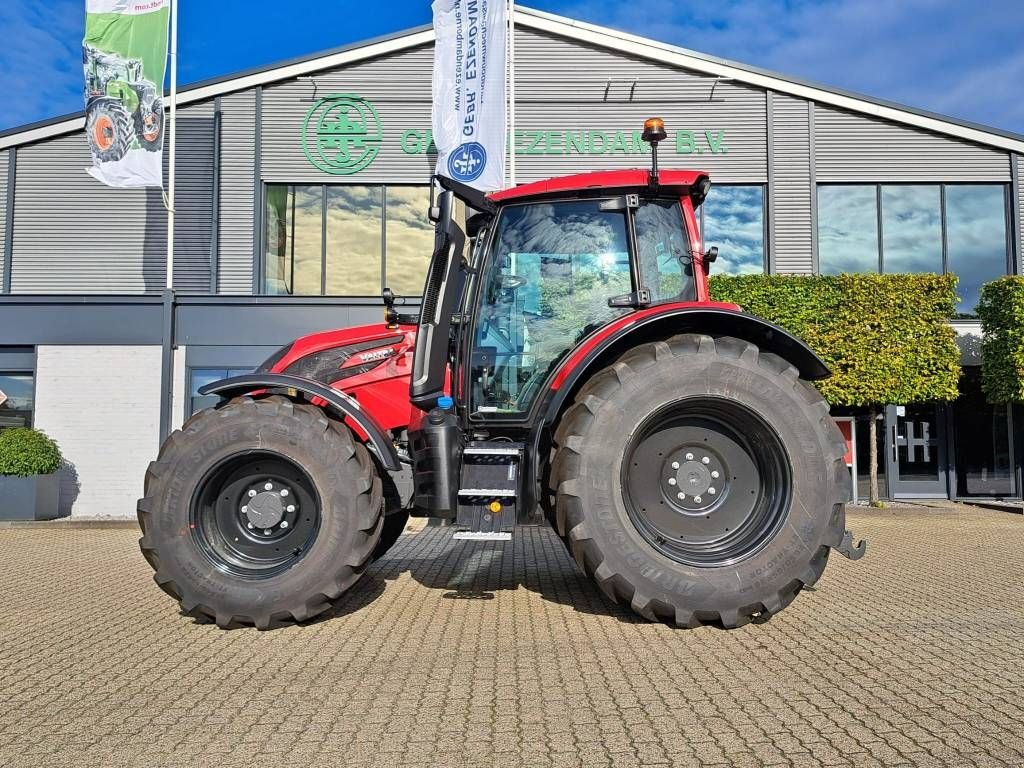 Traktor van het type Valtra N175D, Neumaschine in Borne (Foto 4)