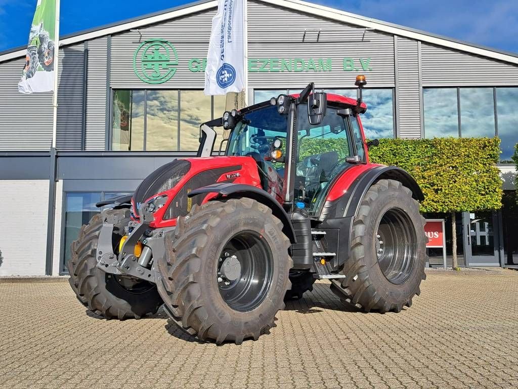 Traktor del tipo Valtra N175D, Neumaschine en Borne (Imagen 2)