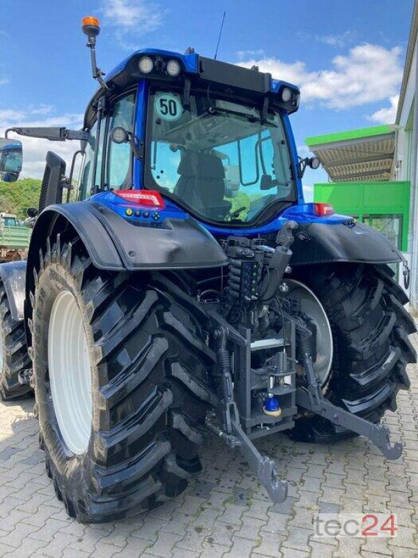 Traktor of the type Valtra N175D, Neumaschine in Gundersheim (Picture 5)