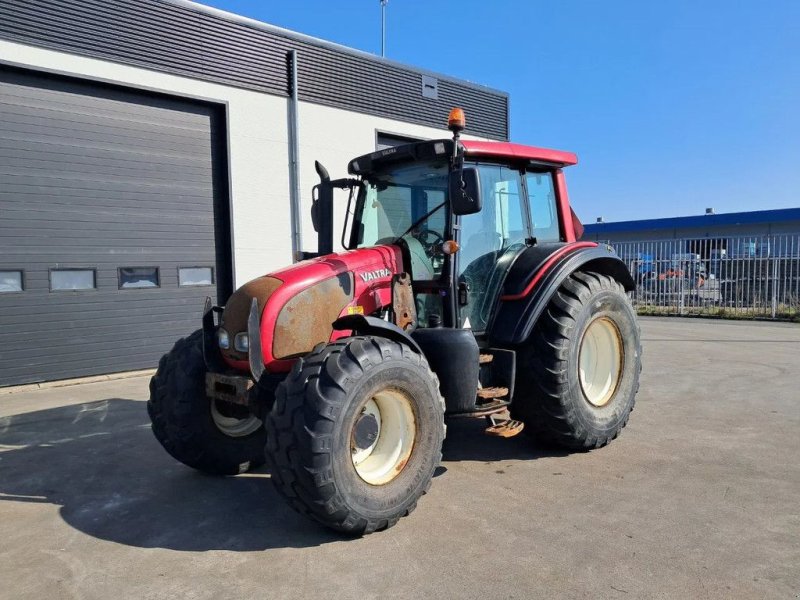 Traktor van het type Valtra N82 N82, Gebrauchtmaschine in Groningen (Foto 1)