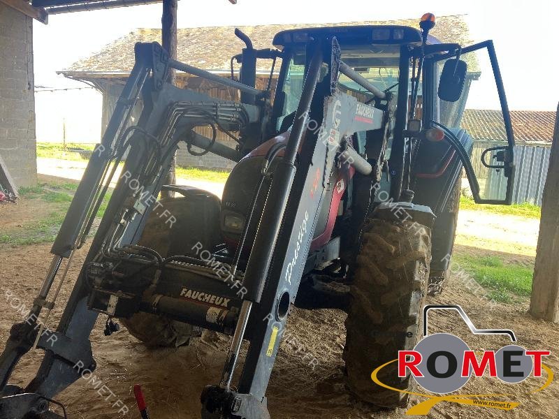 Traktor van het type Valtra N92, Gebrauchtmaschine in Gennes sur glaize