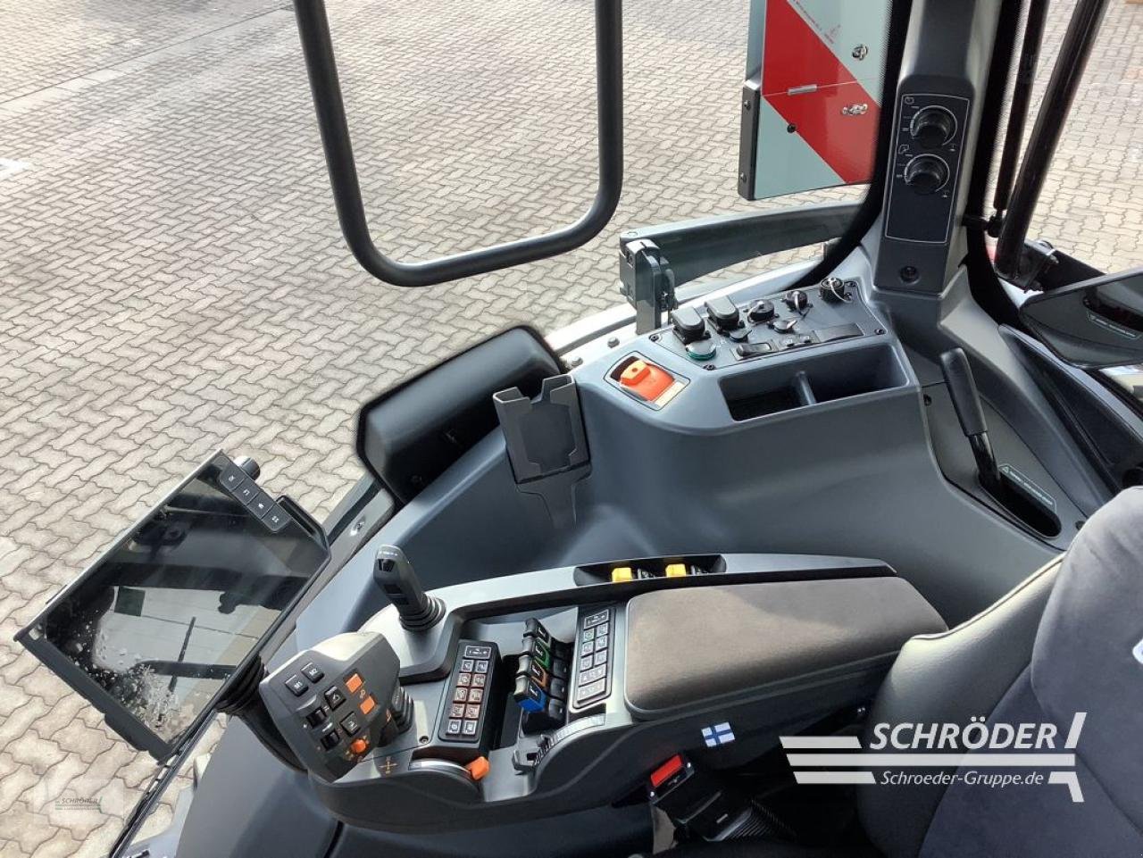 Traktor du type Valtra Q 245, Neumaschine en Völkersen (Photo 7)