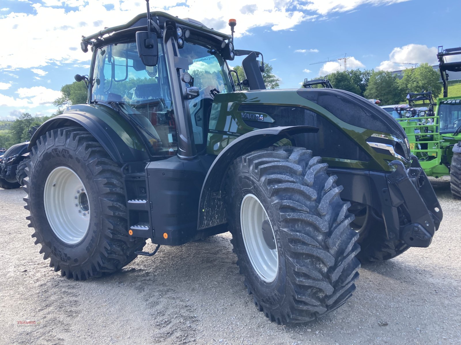 Traktor typu Valtra Q 265 mit Forstkabine und Rüfa, Neumaschine v Mainburg/Wambach (Obrázok 16)