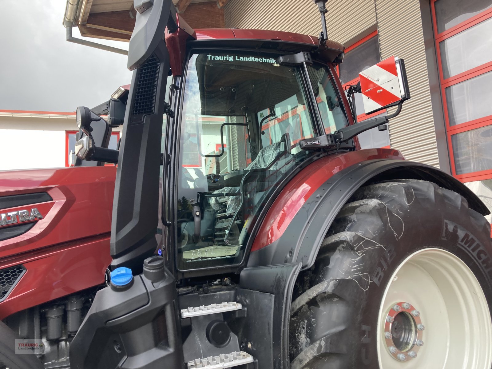 Traktor tipa Valtra Q 265, Neumaschine u Mainburg/Wambach (Slika 9)