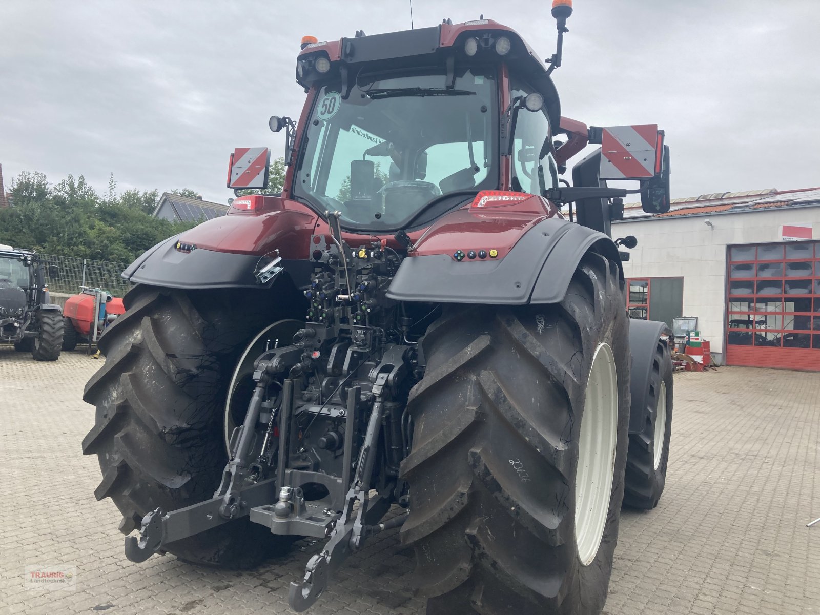 Traktor of the type Valtra Q 265, Neumaschine in Mainburg/Wambach (Picture 5)