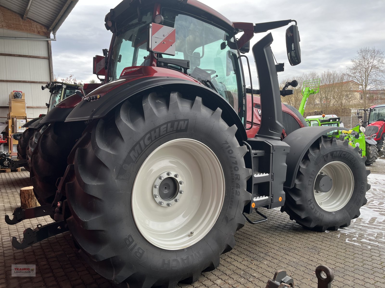 Traktor of the type Valtra Q 265, Neumaschine in Mainburg/Wambach (Picture 5)