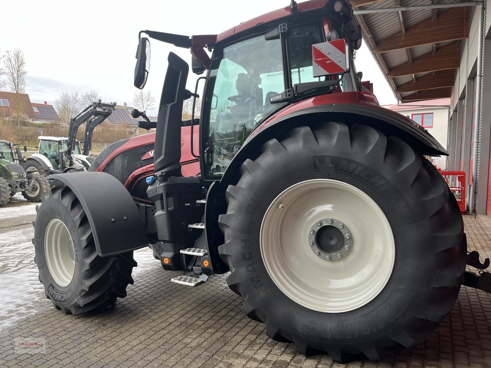 Traktor of the type Valtra Q 265, Neumaschine in Mainburg/Wambach (Picture 9)