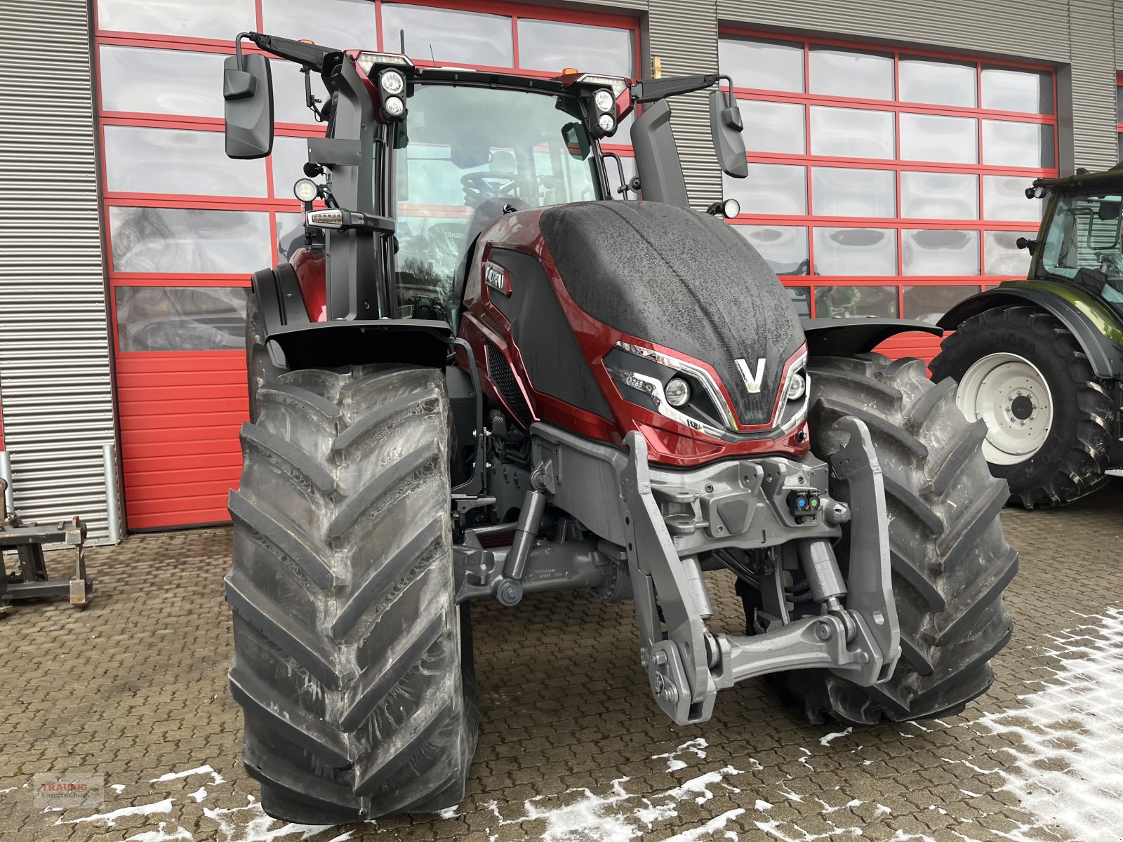 Traktor of the type Valtra Q 265, Neumaschine in Mainburg/Wambach (Picture 19)