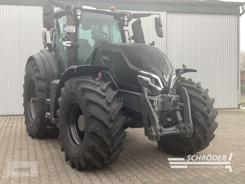 Traktor van het type Valtra Q 265, Neumaschine in Lastrup (Foto 1)