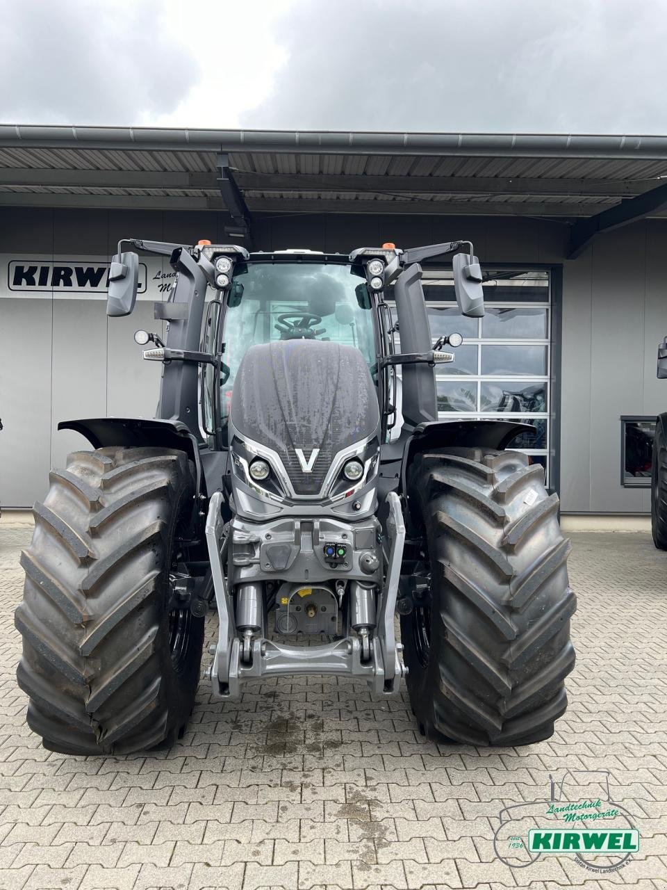 Traktor van het type Valtra Q 285, Neumaschine in Blankenheim (Foto 5)