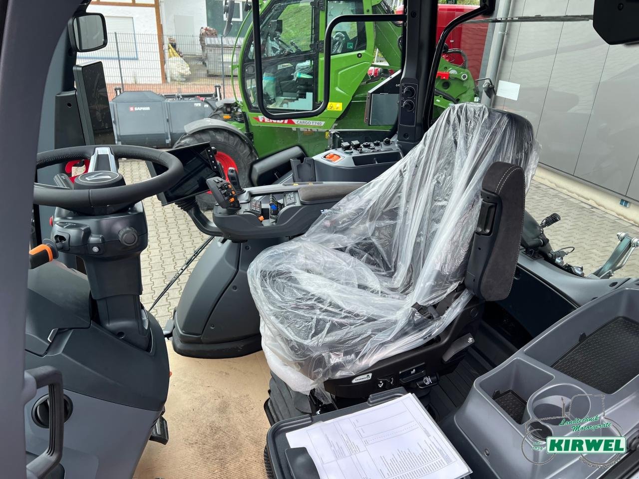 Traktor van het type Valtra Q 285, Neumaschine in Blankenheim (Foto 9)