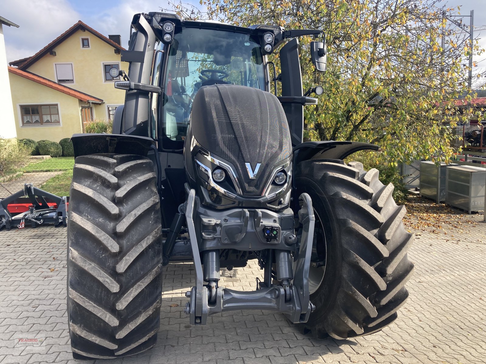 Traktor van het type Valtra Q 285, Neumaschine in Mainburg/Wambach (Foto 7)