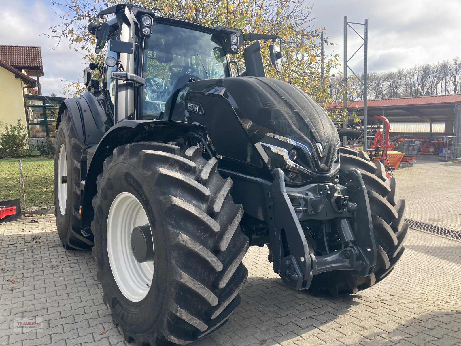 Traktor van het type Valtra Q 285, Neumaschine in Mainburg/Wambach (Foto 11)