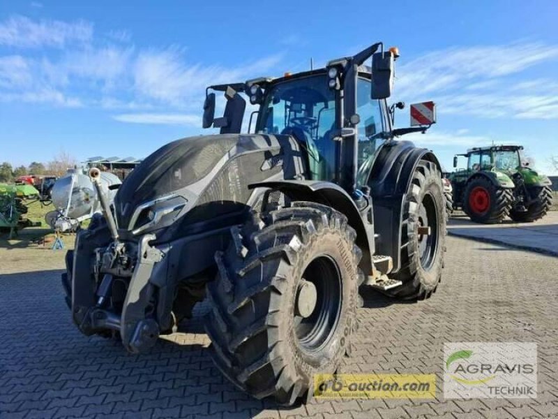 Traktor of the type Valtra Q 305 1A9, Gebrauchtmaschine in Calbe / Saale (Picture 1)