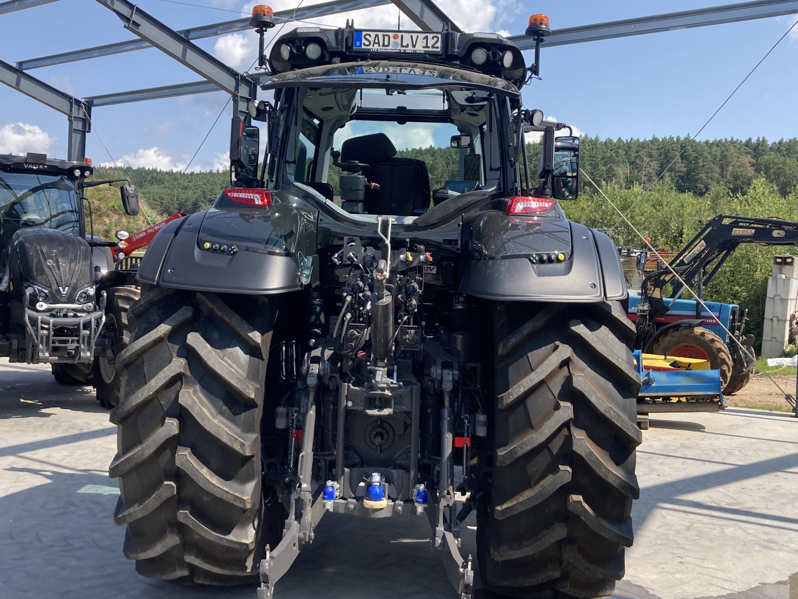 Traktor del tipo Valtra Q 305 Rüfa, Neumaschine en Bodenwöhr/ Taxöldern (Imagen 5)