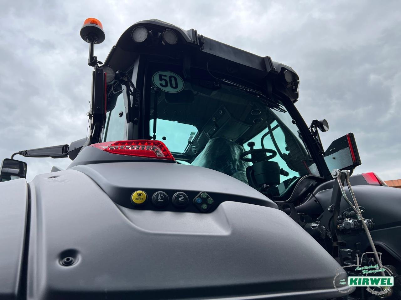 Traktor del tipo Valtra Q 305, Gebrauchtmaschine en Blankenheim (Imagen 16)