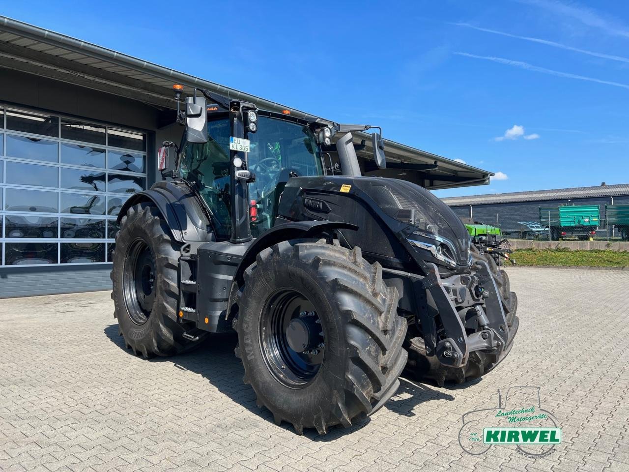 Traktor del tipo Valtra Q 305, Gebrauchtmaschine en Blankenheim (Imagen 1)