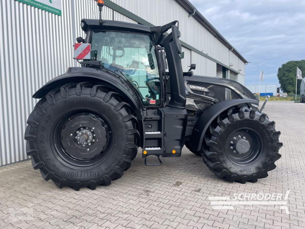 Traktor du type Valtra Q 305, Neumaschine en Wildeshausen (Photo 2)