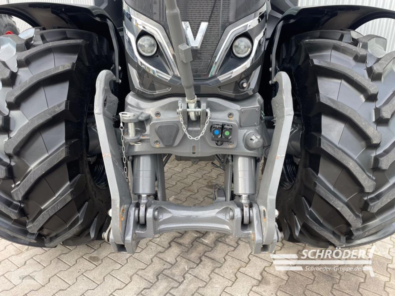 Traktor типа Valtra Q 305, Neumaschine в Wildeshausen (Фотография 15)