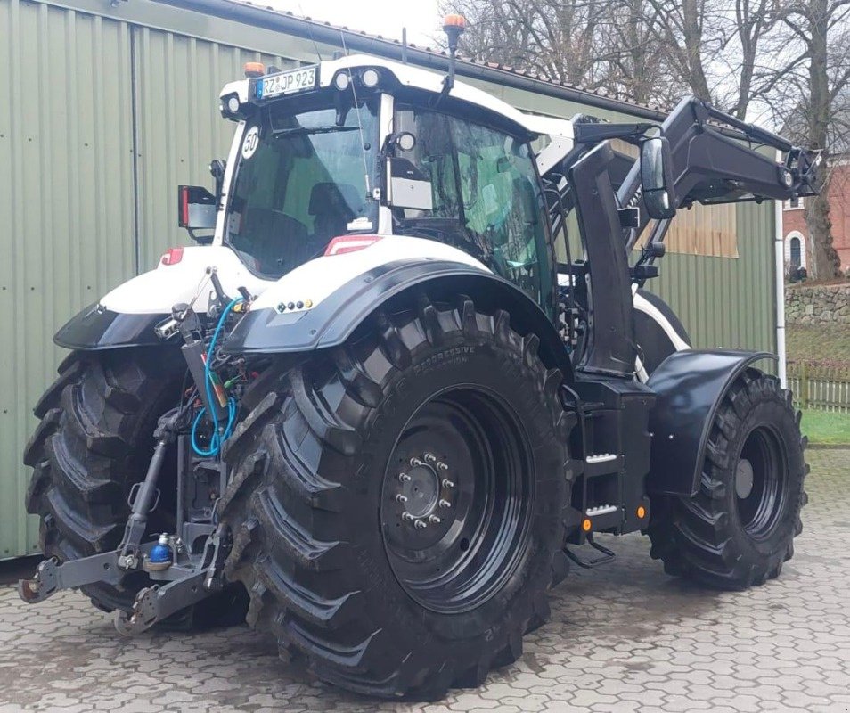 Traktor des Typs Valtra Q 305, Gebrauchtmaschine in Elmenhorst-Lanken (Bild 5)