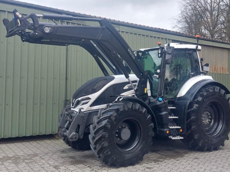 Traktor del tipo Valtra Q 305, Gebrauchtmaschine In Elmenhorst-Lanken (Immagine 1)