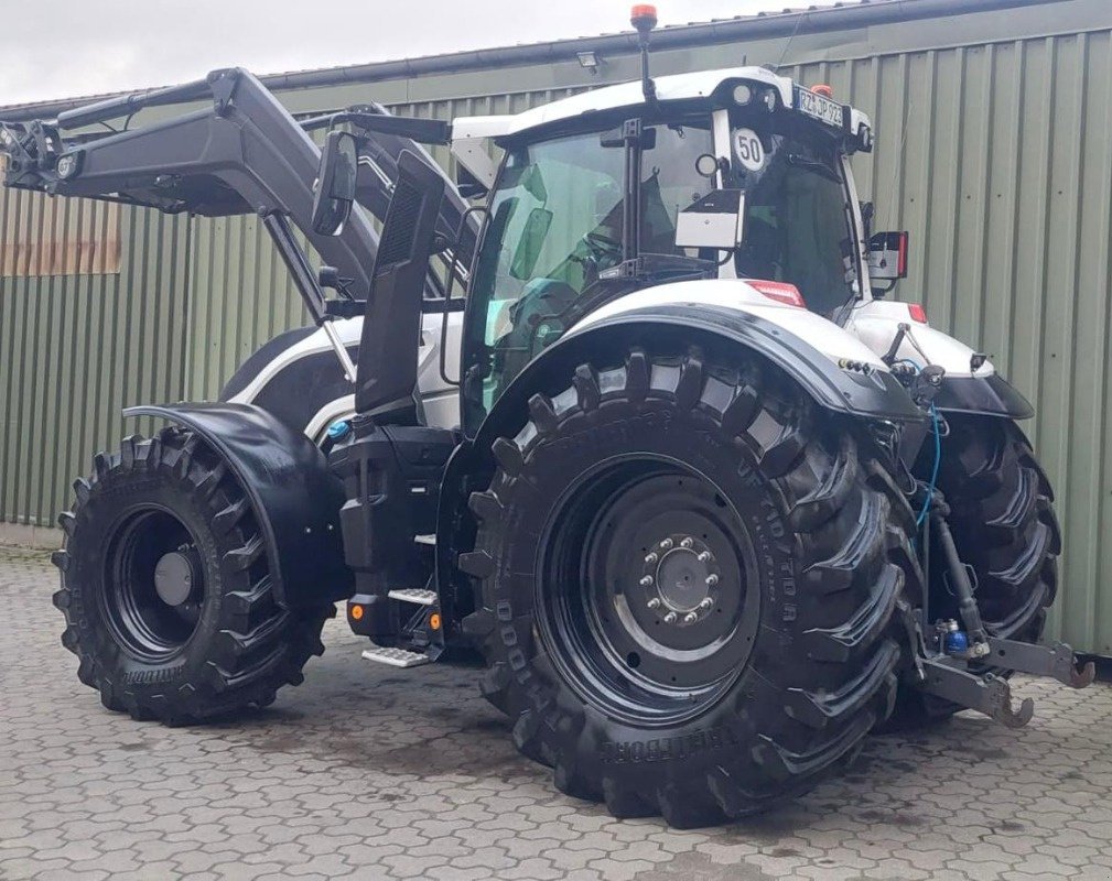 Traktor des Typs Valtra Q 305, Gebrauchtmaschine in Elmenhorst-Lanken (Bild 7)