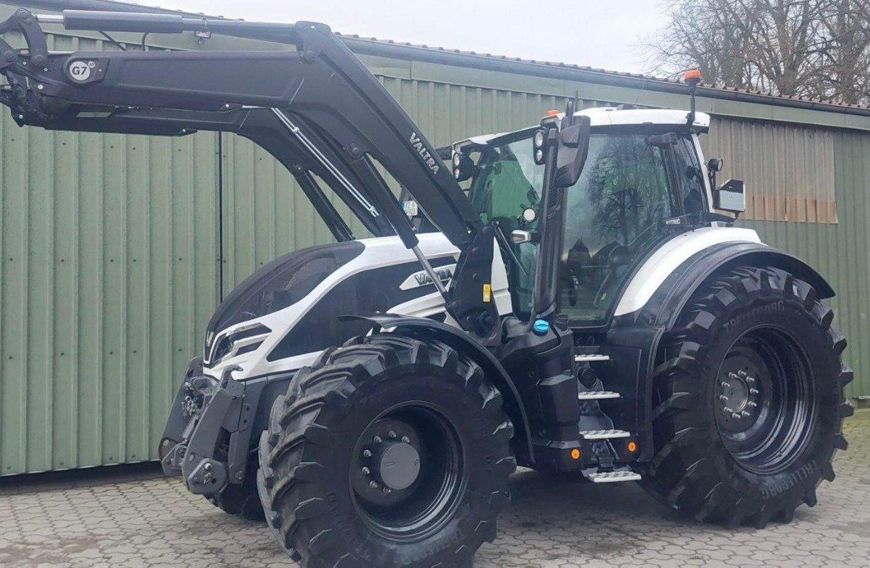 Traktor des Typs Valtra Q 305, Gebrauchtmaschine in Elmenhorst-Lanken (Bild 3)