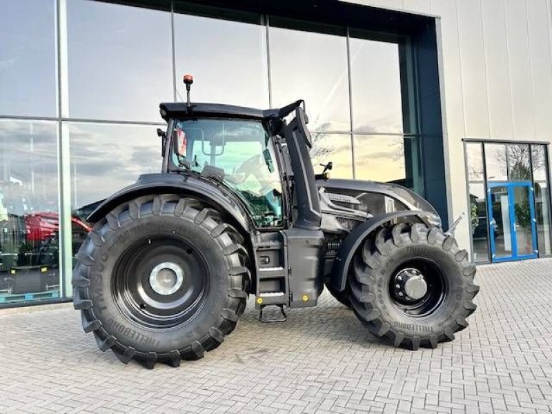 Traktor van het type Valtra Q225 Alle opties! ook twintrac!, Neumaschine in Marknesse (Foto 4)