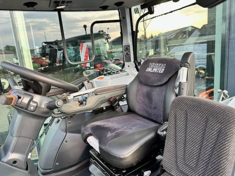 Traktor van het type Valtra Q225 Alle opties! ook twintrac!, Neumaschine in Marknesse (Foto 8)