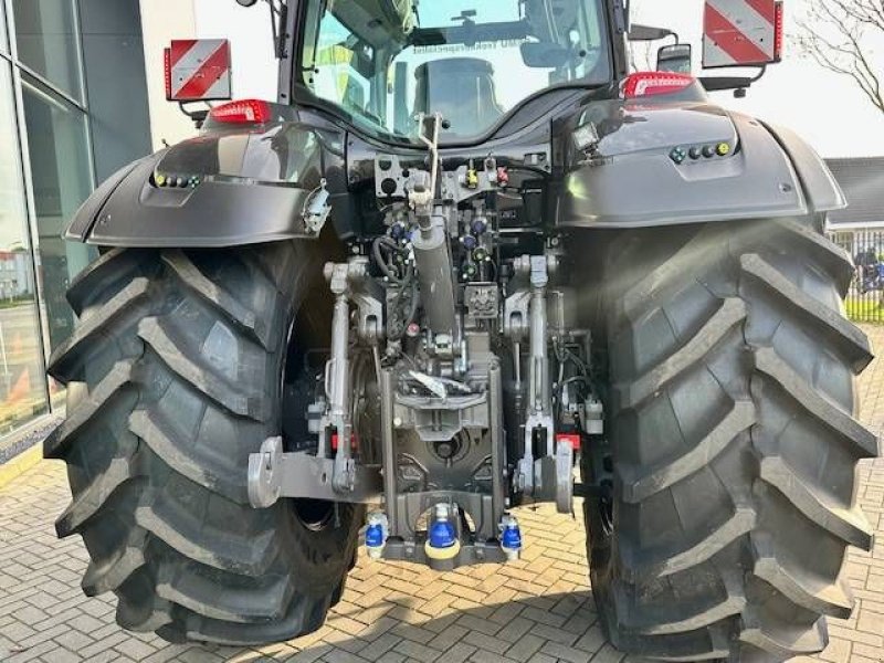 Traktor van het type Valtra Q225 Alle opties! ook twintrac!, Neumaschine in Marknesse (Foto 7)