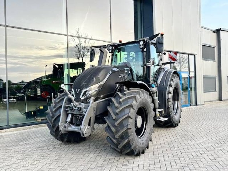 Traktor van het type Valtra Q225 Alle opties! ook twintrac!, Neumaschine in Marknesse (Foto 9)