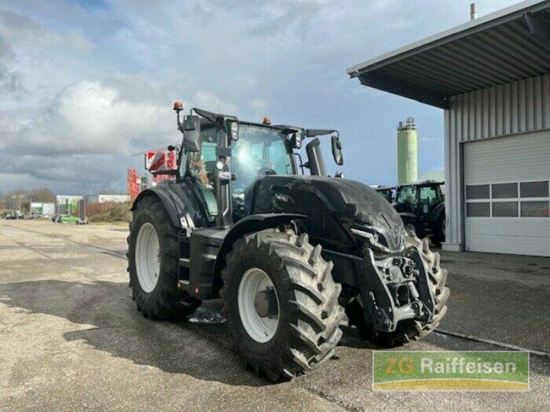 Traktor van het type Valtra Q245, Neumaschine in Bruchsal (Foto 1)