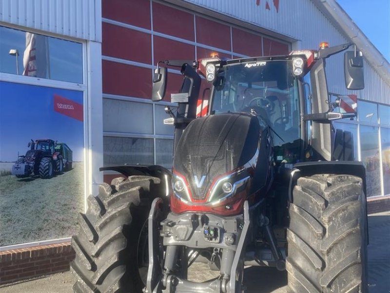 Traktor van het type Valtra Q265 Fabriks ny 265 HK  Boost 290 HK, Gebrauchtmaschine in Hobro (Foto 1)