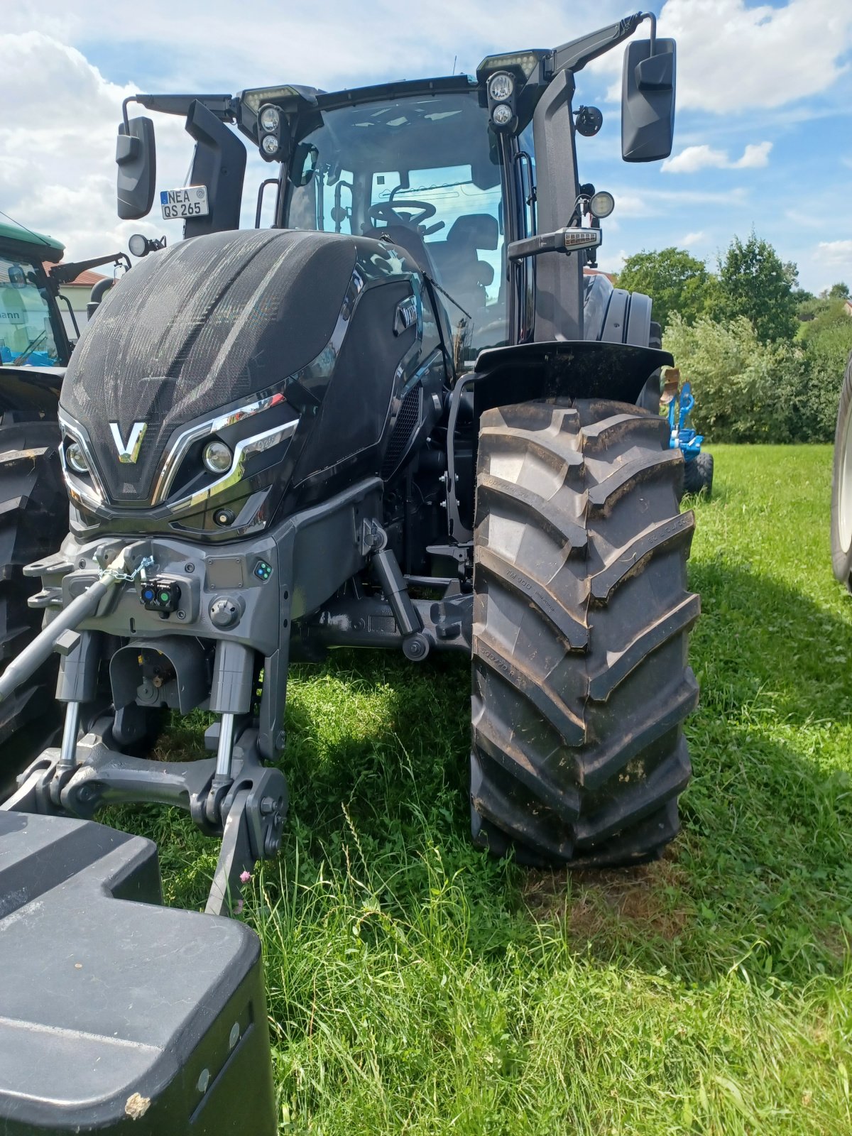 Traktor Türe ait Valtra Q265, Gebrauchtmaschine içinde Uffenheim (resim 3)