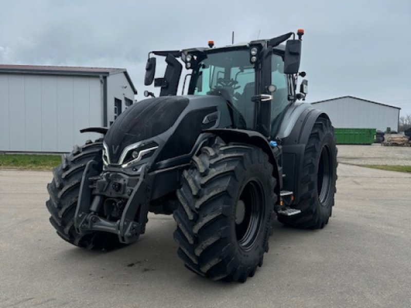 Traktor typu Valtra Q265, Gebrauchtmaschine v Rain