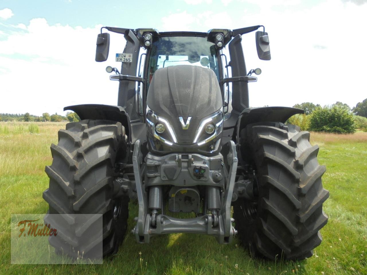 Traktor tip Valtra Q265, Gebrauchtmaschine in Taaken (Poză 3)